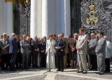 2003: открытие большого парадного двора зимнего дворца и нового входа в государственный эрмитаж со стороны дворцовой площади